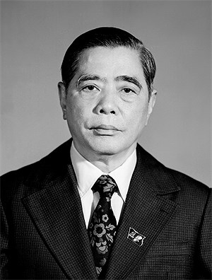 阮文灵| 从1986年12月至1991年6月担任越南共产党中央委员会总书记；越