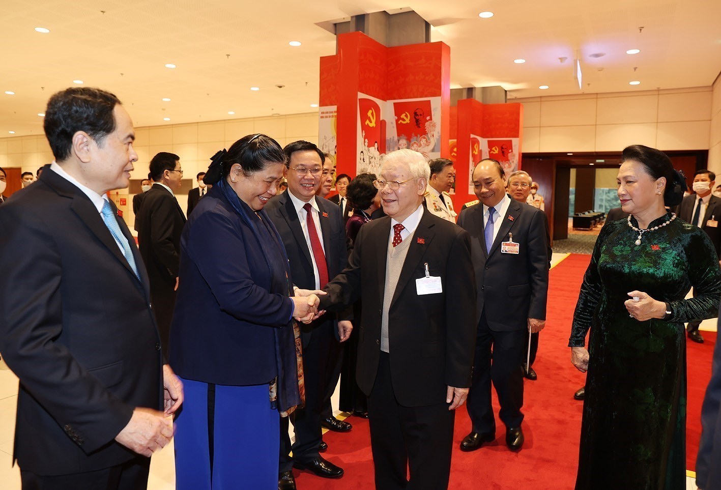 Top leaders attend the Congress's discussion on January 28 hinh anh 7