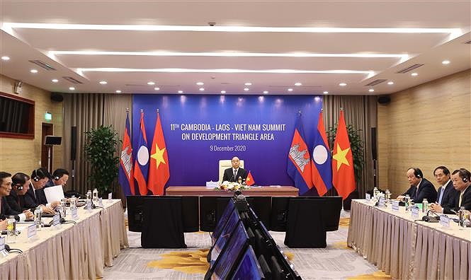 PM attends 11th Cambodia-Laos-Vietnam summit on development triangle area hinh anh 5