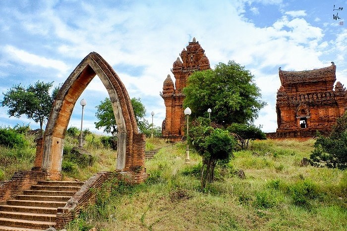 Vietnam tourism: Mysterious Po Klong Garai Cham Tower hinh anh 5