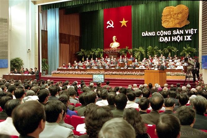 Ninth Party Congress: Upholding national strength, speeding up industrialisation, modernisation hinh anh 1