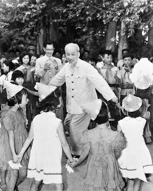 President Ho Chi Minh: Children’s beloved uncle hinh anh 10