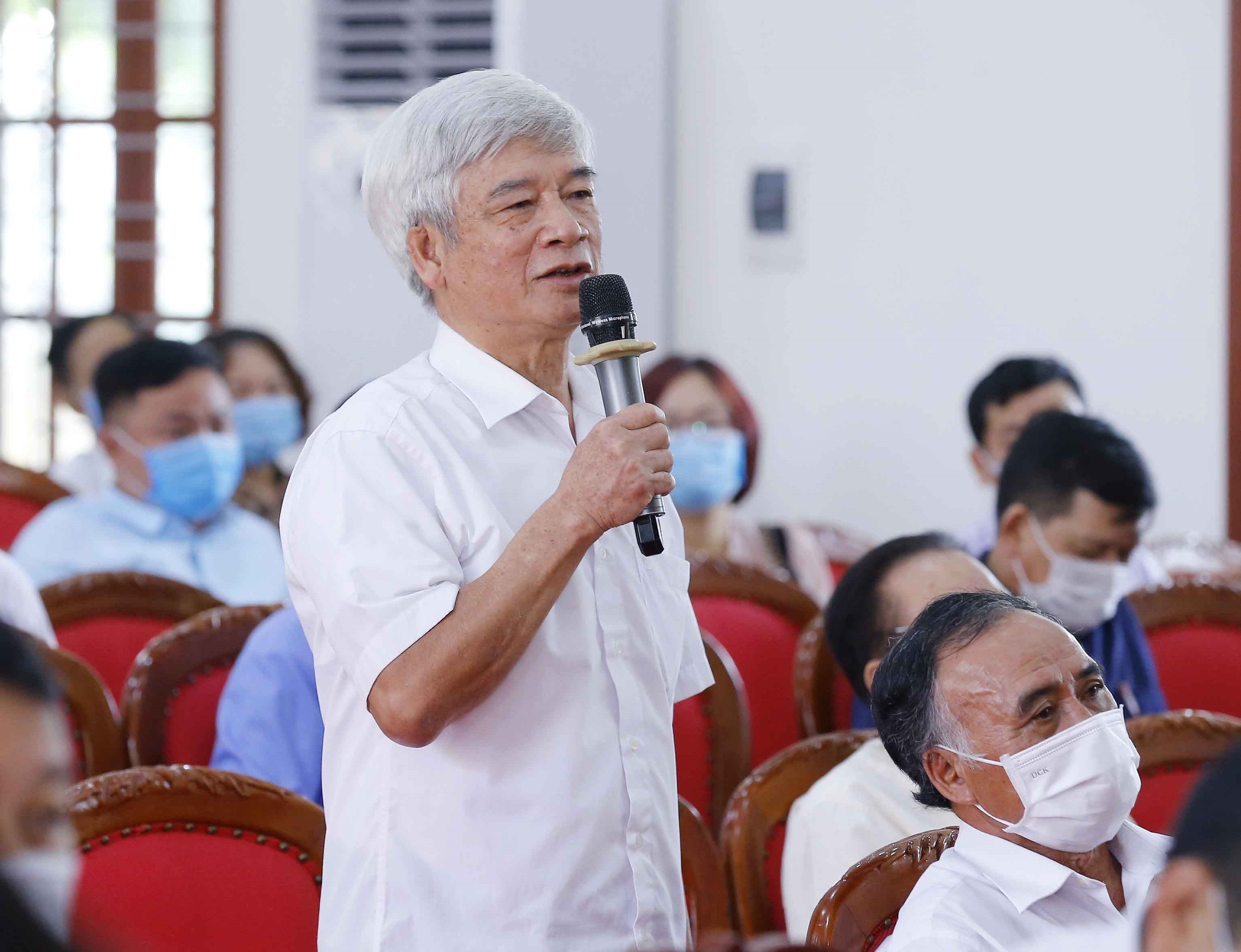 Top legislator meets voters in Hai Phong city hinh anh 5