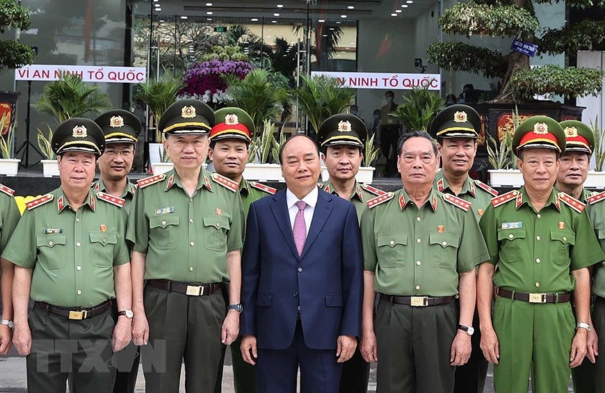 PM Nguyen Xuan Phuc attends 76th national conference of public security forces hinh anh 6