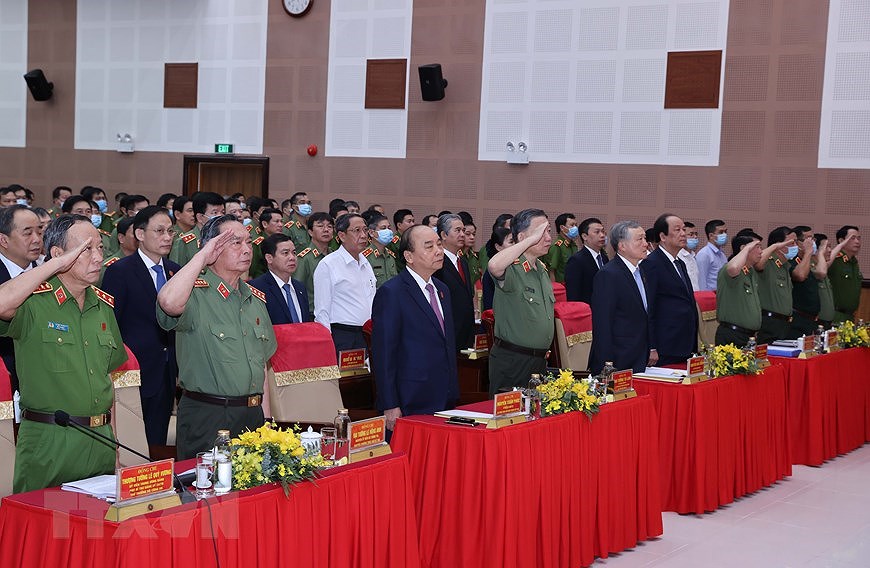 PM Nguyen Xuan Phuc attends 76th national conference of public security forces hinh anh 8