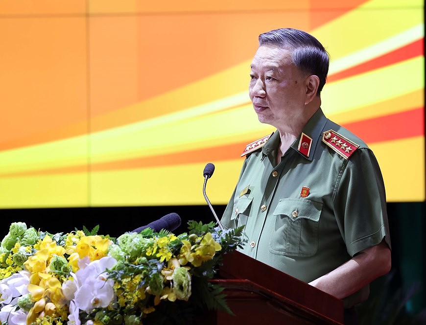 PM Nguyen Xuan Phuc attends 76th national conference of public security forces hinh anh 9