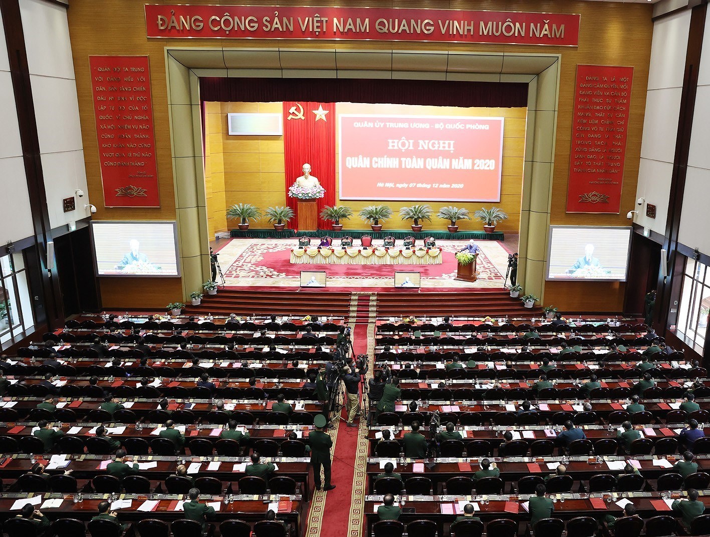 Party, State leader attends 2020 national military-political conference hinh anh 12