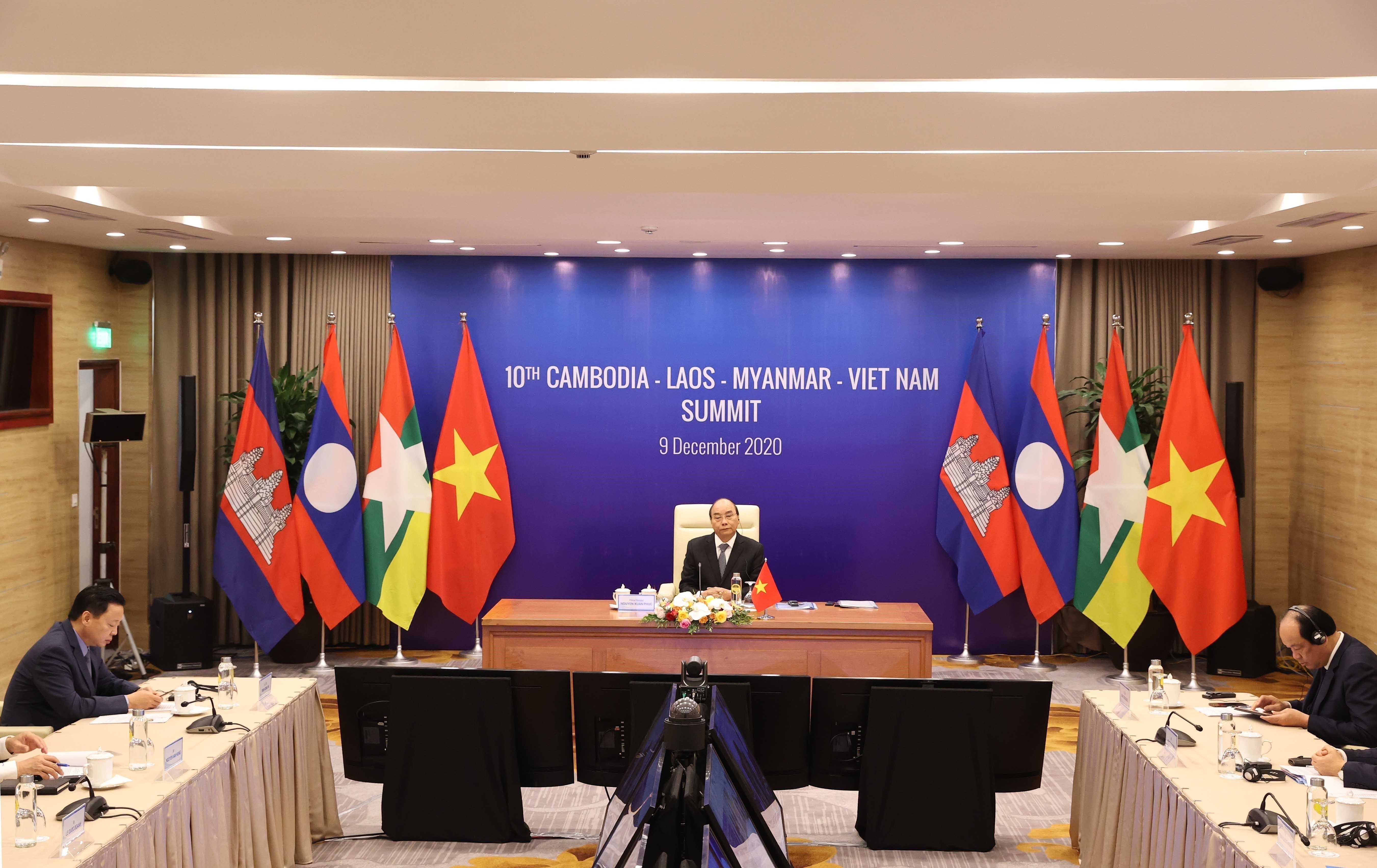 PM Nguyen Xuan Phuc attends virtual 10th CLMV hinh anh 1
