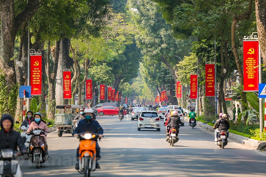 Hanoi given new facelift to welcome 13th National Party Congress hinh anh 10