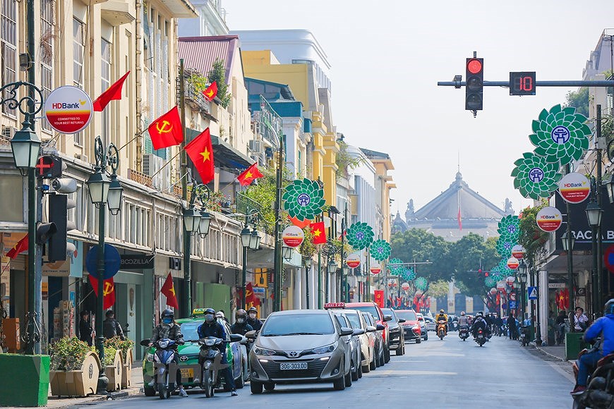 Hanoi given new facelift to welcome 13th National Party Congress hinh anh 2