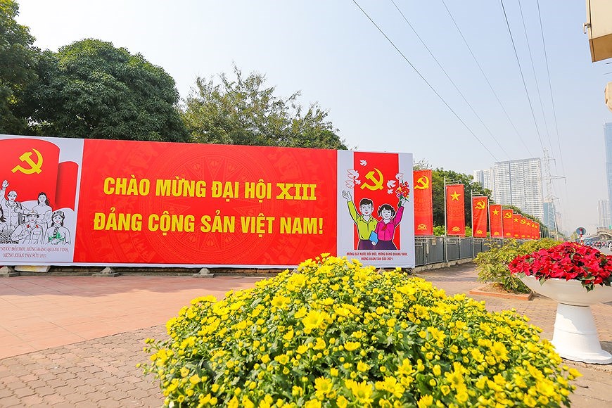 Hanoi given new facelift to welcome 13th National Party Congress hinh anh 24