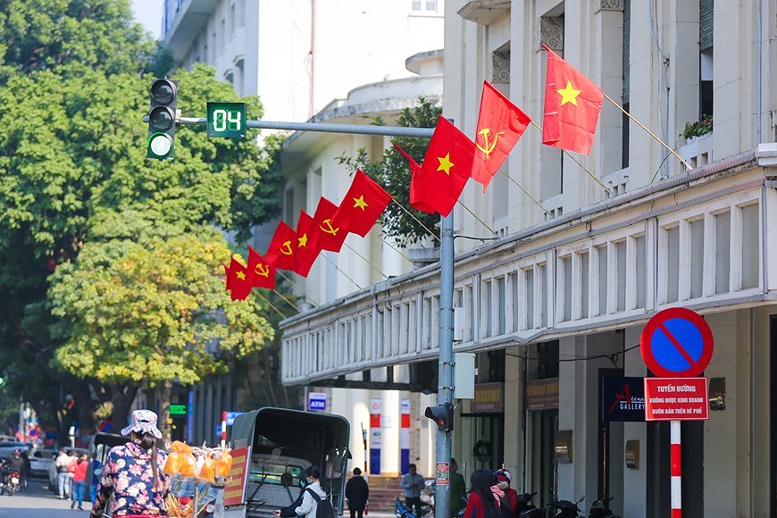 Hanoi given new facelift to welcome 13th National Party Congress hinh anh 3