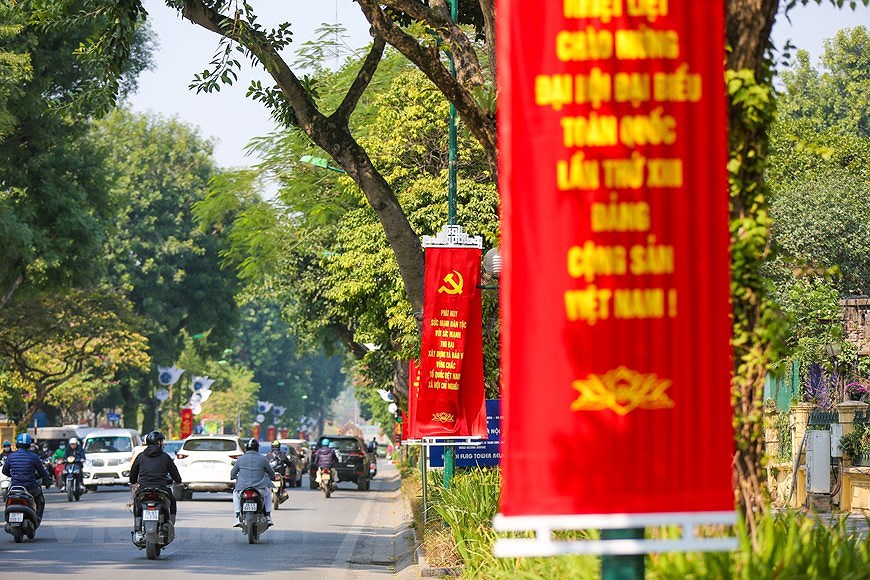 Hanoi given new facelift to welcome 13th National Party Congress hinh anh 9