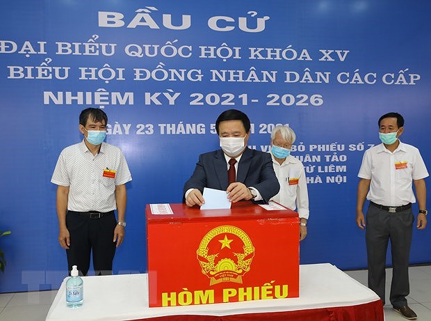 Voters nationwide cast ballots hinh anh 2