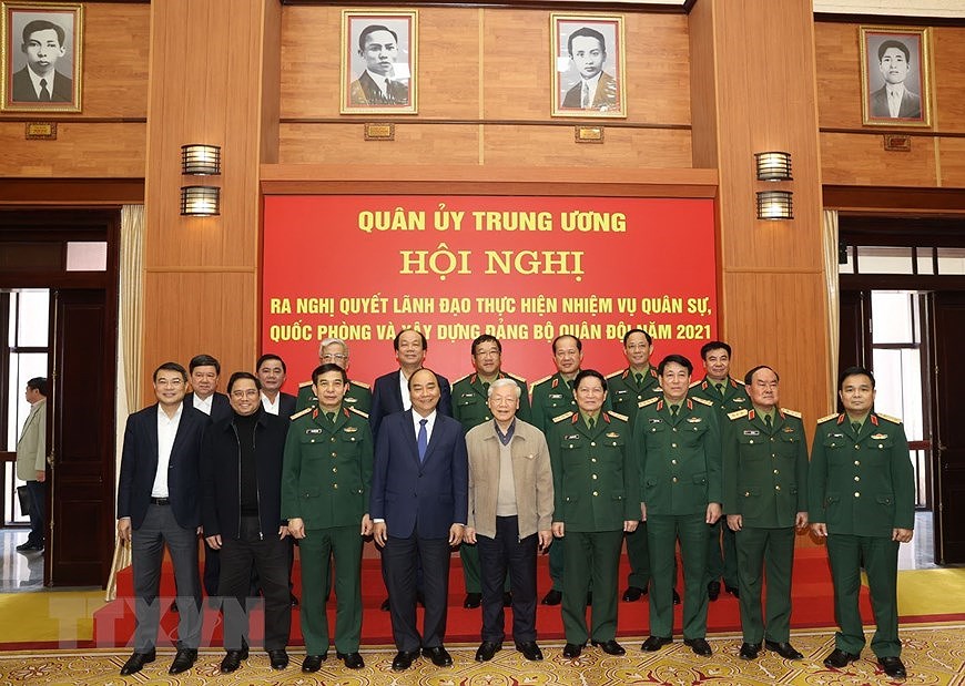 Party leader chairs Central Military Commission’s meeting hinh anh 5
