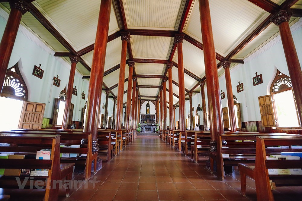 Stunning Lang Song Church in Binh Dinh province hinh anh 10