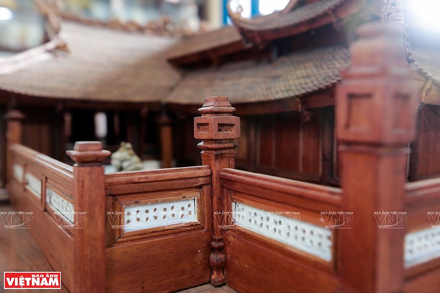Smallest wooden miniature of communal house in Vietnam hinh anh 4