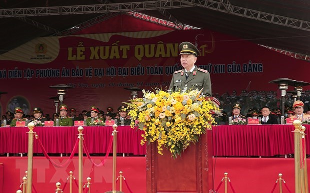 Forces ready to ensure safety for 13th National Party Congress hinh anh 2