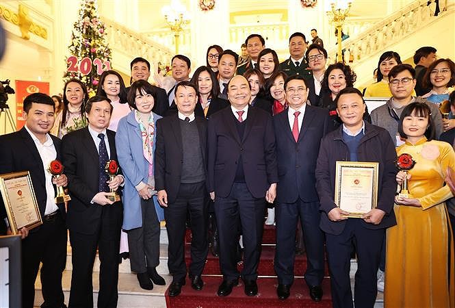 Winners of National Press Awards on Party building named hinh anh 1