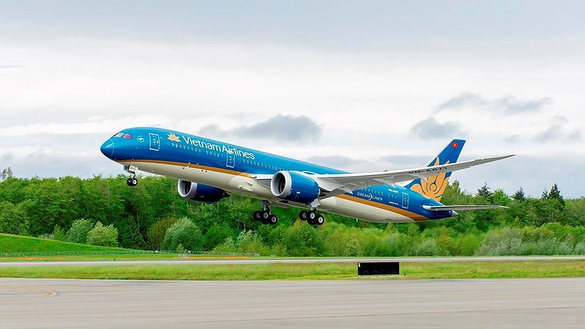 Vietnam Airlines performs nearly 30 flights on Jan 24 serving 13th Party Congress hinh anh 1