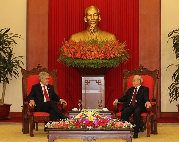 Vietnamese, Chilean leaders exchange congratulatory messages hinh anh 1