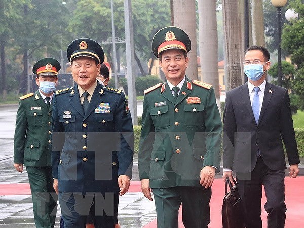 Vietnamese, Chinese defence ministers hold talks in Hanoi hinh anh 1