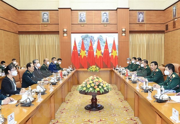 Vietnamese, Chinese defence ministers hold talks in Hanoi hinh anh 2