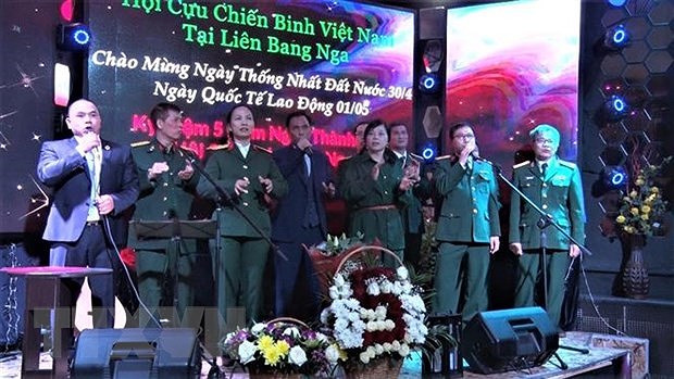 Vietnamese, Russian veterans commemorate National Reunification Day hinh anh 1