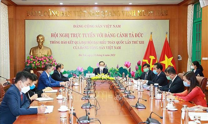 Vietnam informs outcomes of Party Congress to Germany’s The Left party hinh anh 1