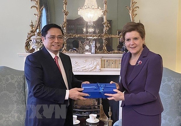 PM Pham Minh Chinh meets First Minister of Scotland hinh anh 1