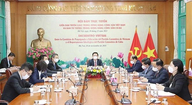 Vietnamese, Cuban parties talk improving ideological work hinh anh 1