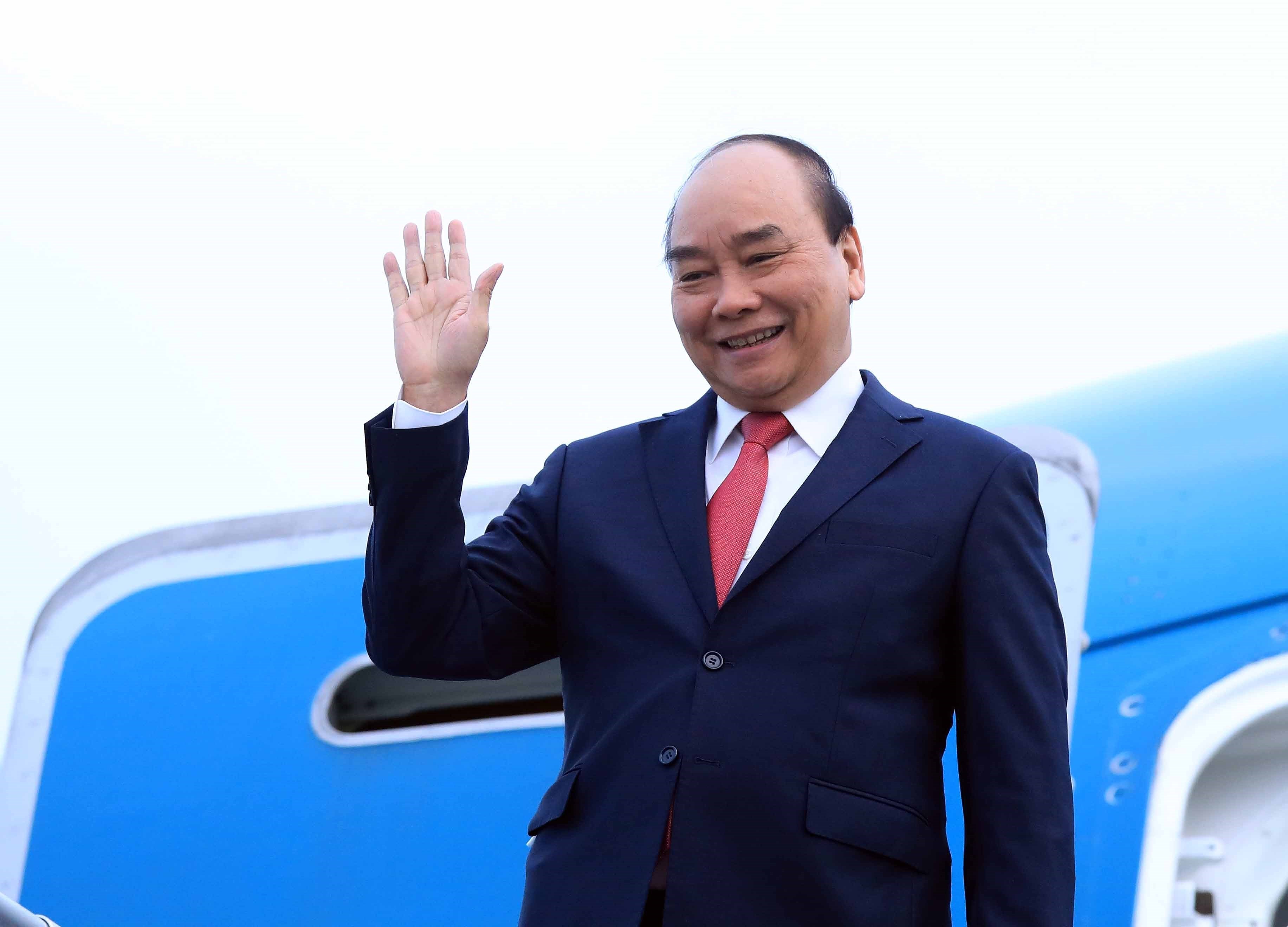 President Nguyen Xuan Phuc leaves for State visit to Cambodia hinh anh 1