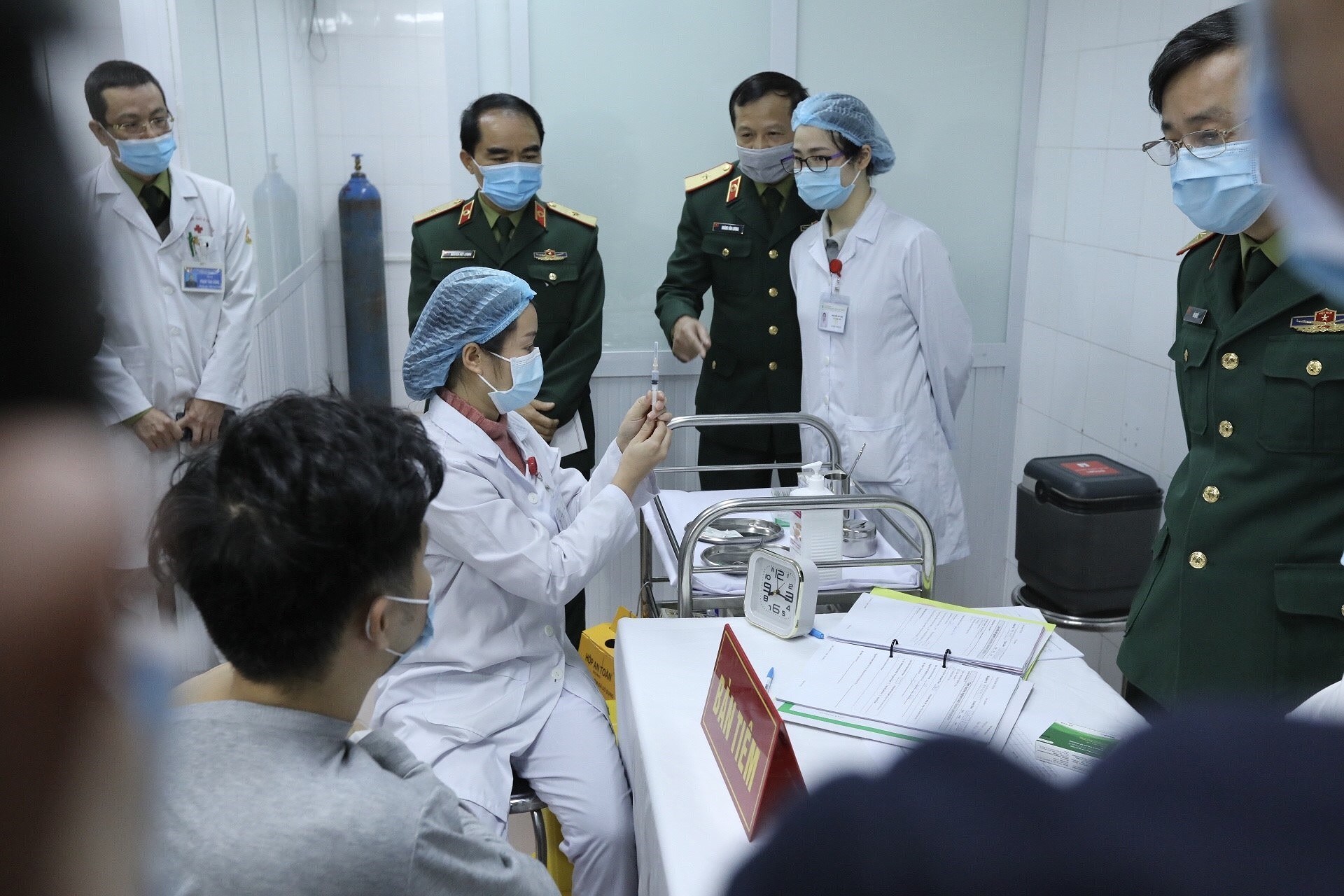 Vietnam starts human trials of COVID-19 vaccine hinh anh 7