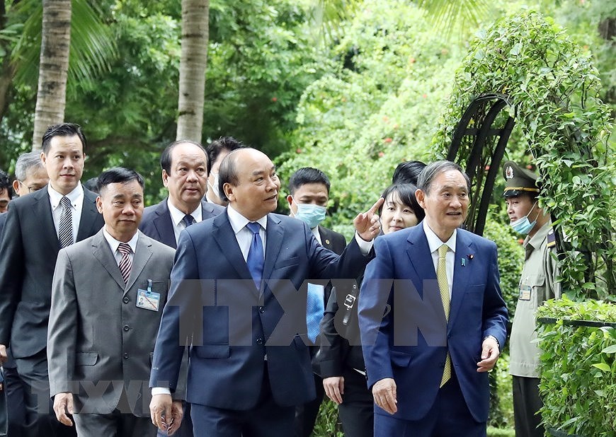 Party, State leader receives Japanese Prime Minister hinh anh 11