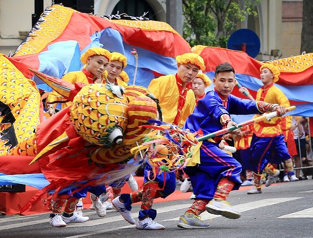Festival de la danse du dragon a l'occasion du 1010e anniversaire de Thang Long-Hanoi hinh anh 4