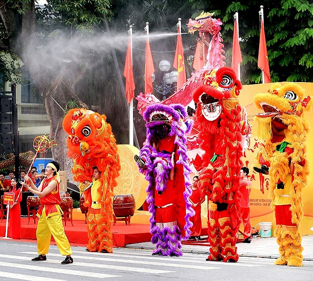 Festival de la danse du dragon a l'occasion du 1010e anniversaire de Thang Long-Hanoi hinh anh 7