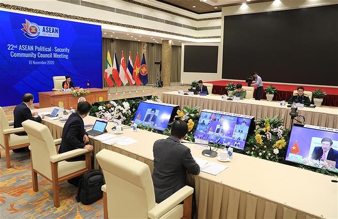 Le vice-Premier ministre Pham Binh Minh preside des reunions de l’ASEAN hinh anh 3
