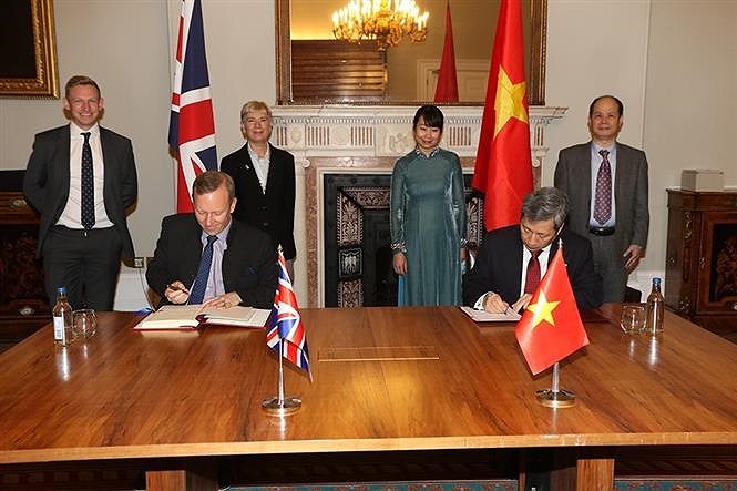 Signature de l'accord de libre-echange entre le Royaume-Uni et le Vietnam hinh anh 2