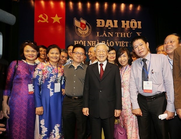 Le leader du PCV exprime ses vœux a l’Association des journalistes du Vietnam a l'occasion du 70e anniversaire hinh anh 1