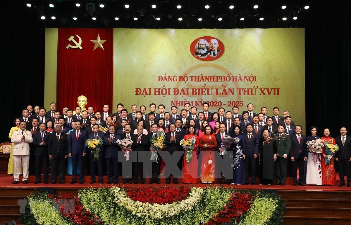 Cloture du 17e Congres de l'organisation du Parti de Hanoi hinh anh 1