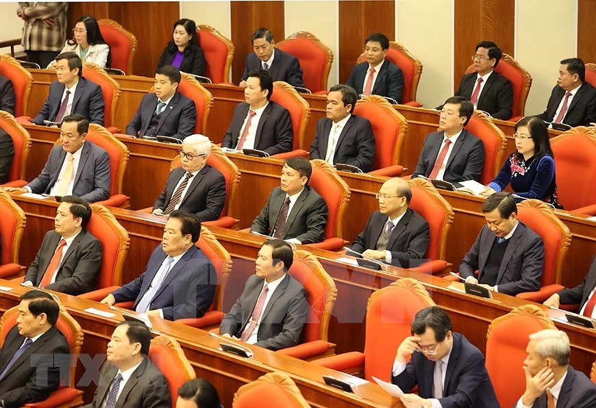 Le Comite central du Parti examine le leadership du 12e mandat hinh anh 1