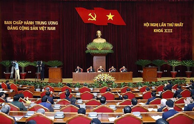 Des journalistes etrangers apprecient des realisations du Vietnam hinh anh 1