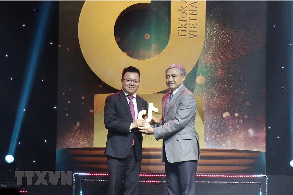 TikTok Awards Vietnam : Factcheckvn devient la « "Chaine de medias communautaire de l’annee" hinh anh 1