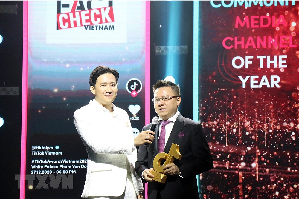TikTok Awards Vietnam : Factcheckvn devient la « "Chaine de medias communautaire de l’annee" hinh anh 4
