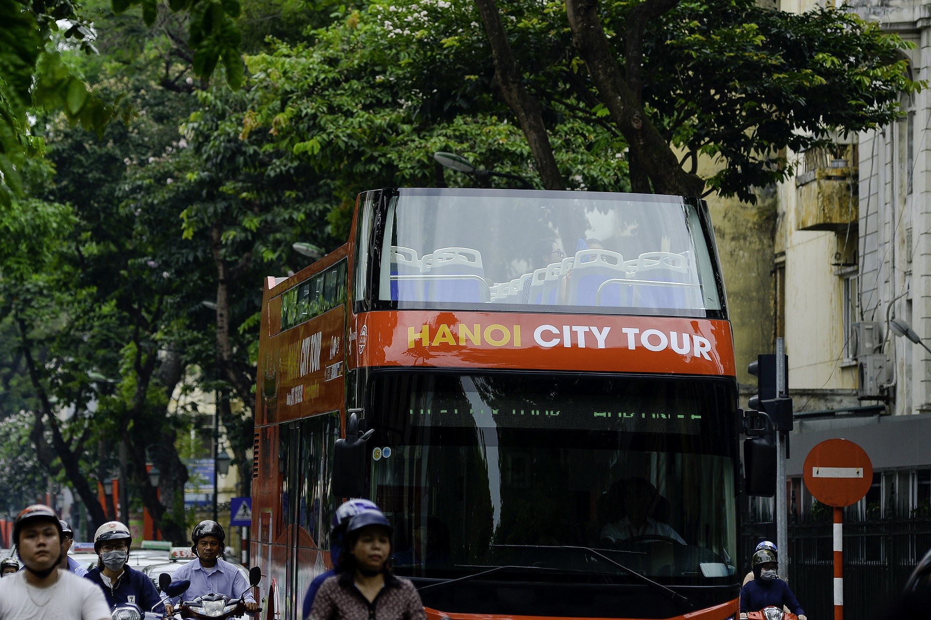 Decouvrir Hanoi a partir des bus a imperiale hinh anh 5