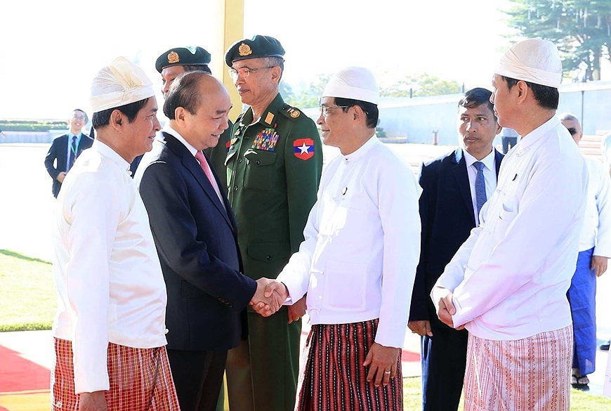 Церемония встречи премьер-министра Нгуен Суан Фук в Мьянме hinh anh 6