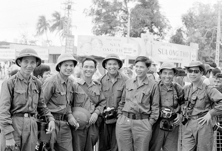 Корреспонденты Вьетнамского информационного агентства (ВИА) в хошиминскои военнои кампании за освобождение Юга Вьетнама hinh anh 1