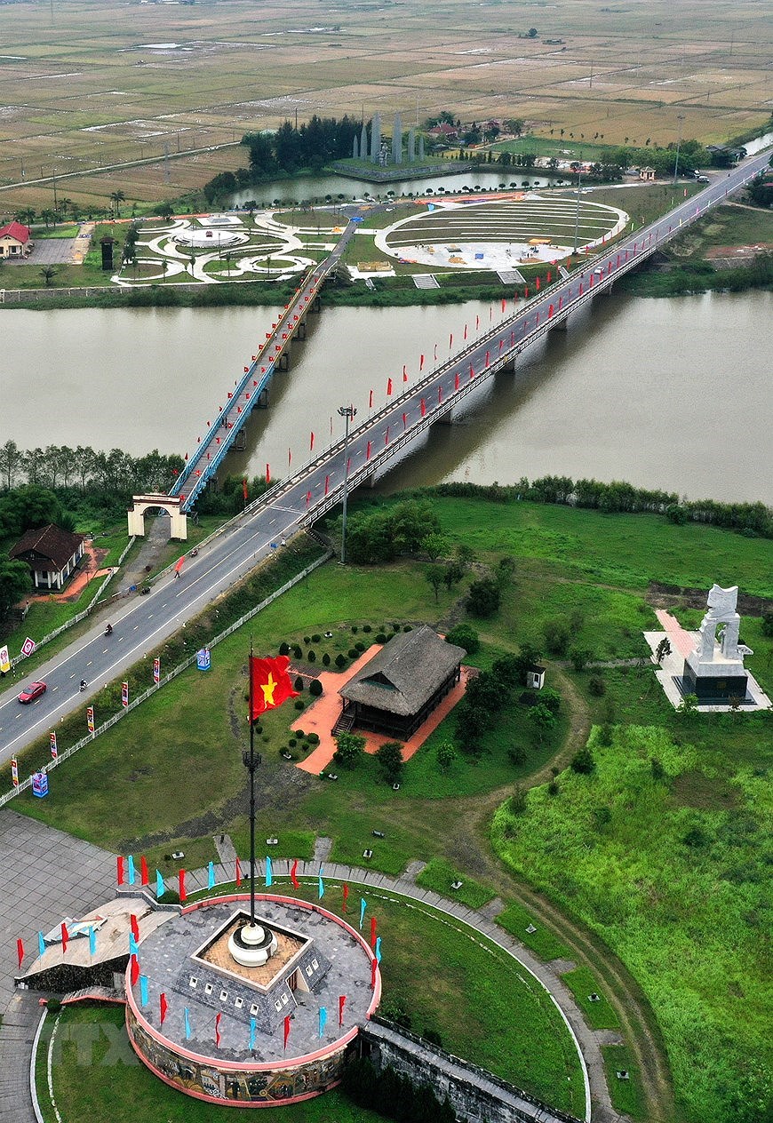 Специальныи национальныи историческии памятник "Мост Хьенлыонг - река Бенхаи" hinh anh 2