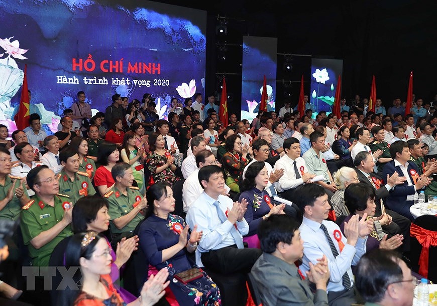 Премьер-министр принял участие в художественнои программе «Хо Ши Мин - путь желания 2020» hinh anh 6