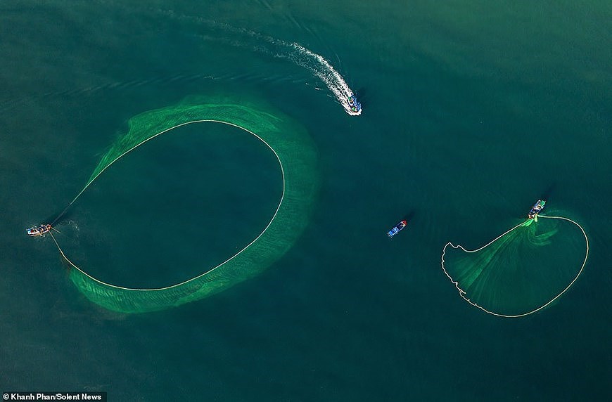 Завораживающие фотографии рыболовных сетеи в водах Вьетнама с высоты птичьего полета hinh anh 5